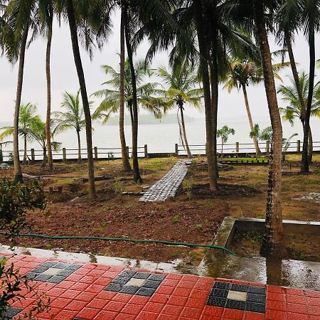 Candlehut Homestay Nileshwar ภายนอก รูปภาพ
