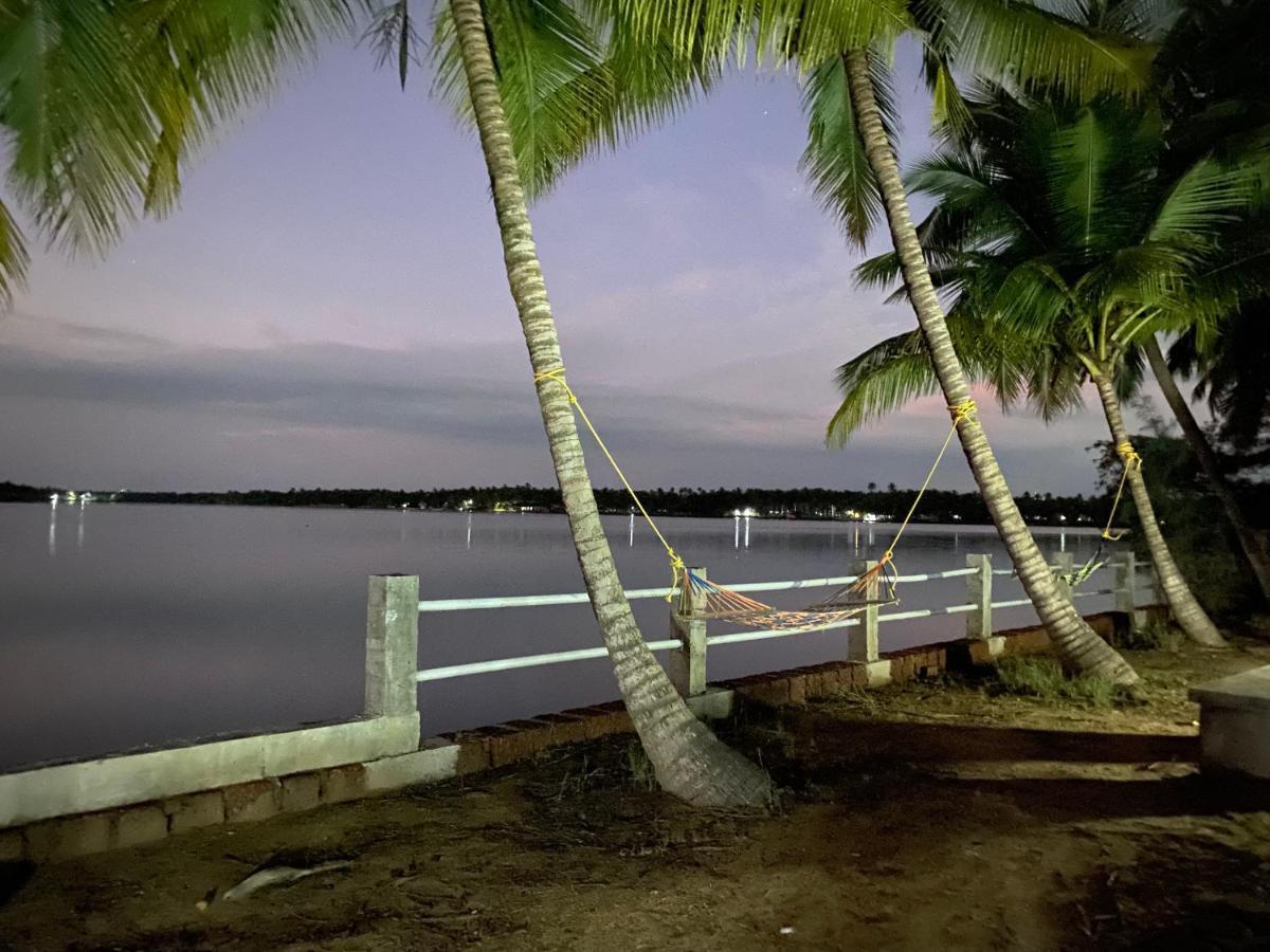 Candlehut Homestay Nileshwar ภายนอก รูปภาพ