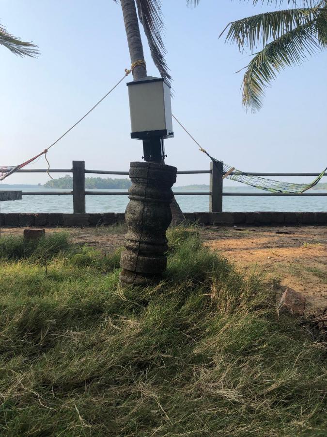 Candlehut Homestay Nileshwar ภายนอก รูปภาพ