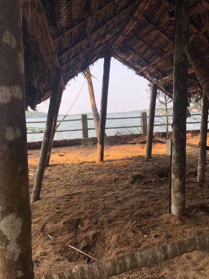 Candlehut Homestay Nileshwar ภายนอก รูปภาพ