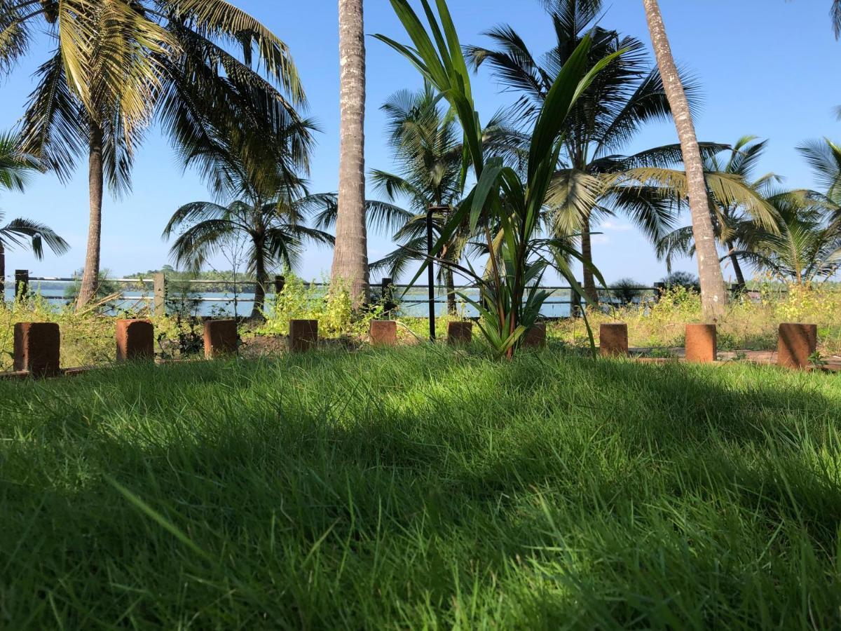 Candlehut Homestay Nileshwar ภายนอก รูปภาพ