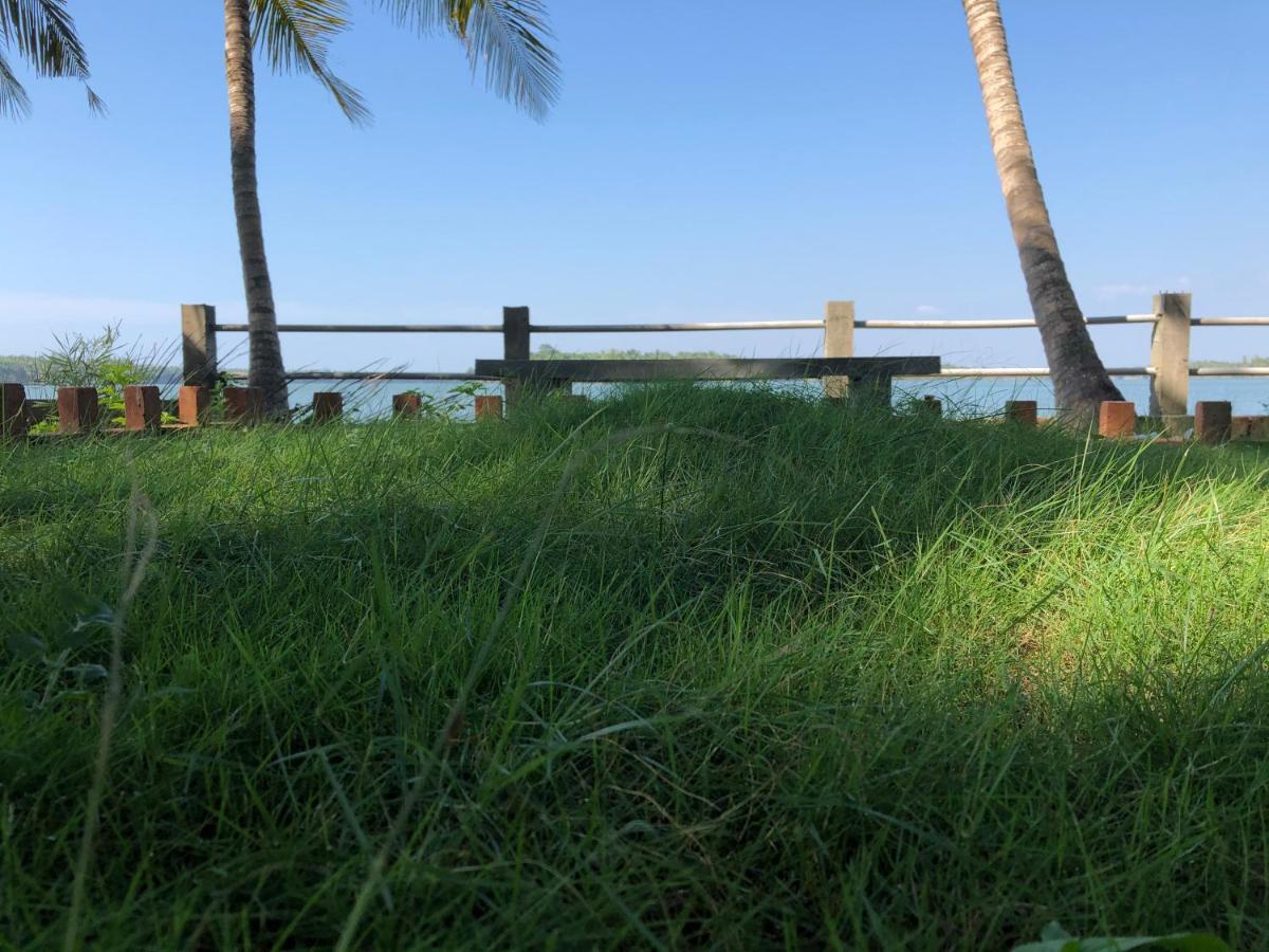 Candlehut Homestay Nileshwar ภายนอก รูปภาพ